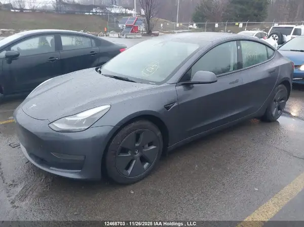 5YJ3E1EA5NF194717 2022 TESLA MODEL 3 - Image 2