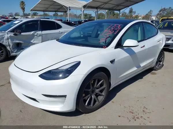 5YJ3E1EA5NF251126 2022 TESLA MODEL 3 - Image 2