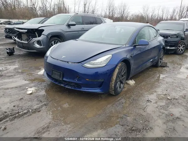 5YJ3E1EA5NF258240 2022 TESLA MODEL 3 - Image 2