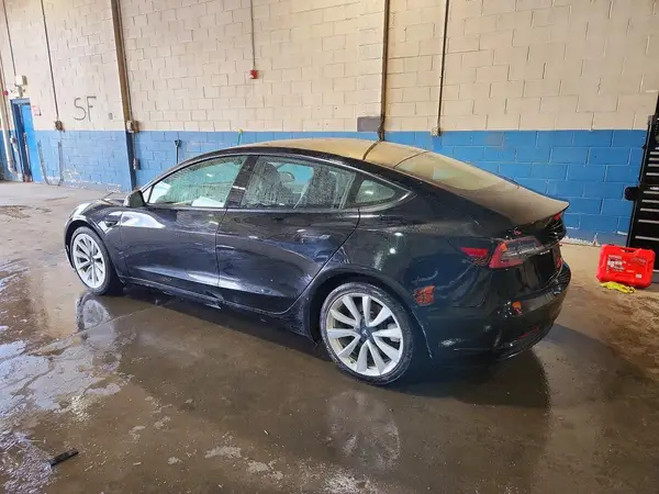 5YJ3E1EA5NF285678 2022 TESLA MODEL 3 - Image 2