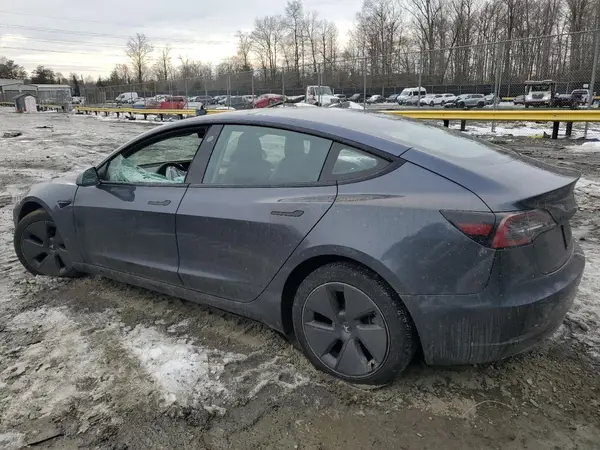 5YJ3E1EA5NF288824 2022 TESLA MODEL 3 - Image 2