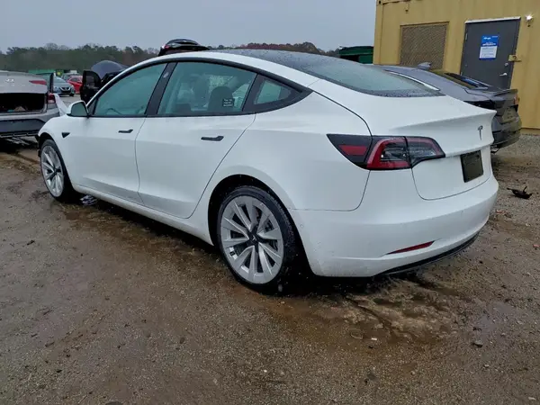 5YJ3E1EA5NF289875 2022 TESLA MODEL 3 - Image 2