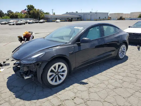 5YJ3E1EA5NF303032 2022 TESLA MODEL 3 - Image 1