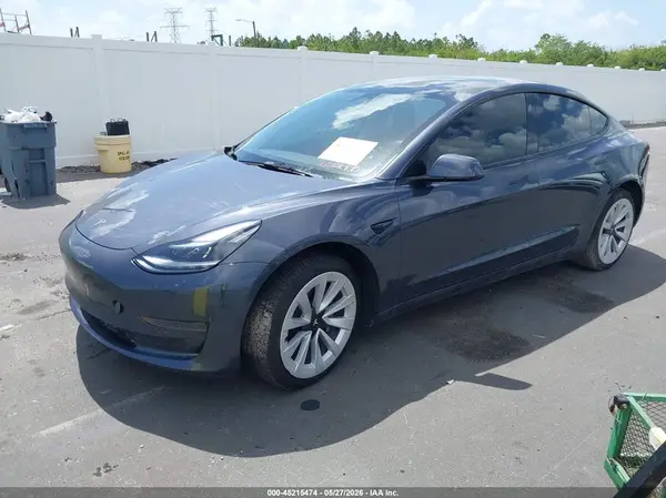 5YJ3E1EA5NF303645 2022 TESLA MODEL 3 - Image 2