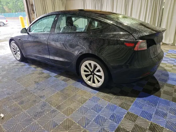 5YJ3E1EA5NF303967 2022 TESLA MODEL 3 - Image 2