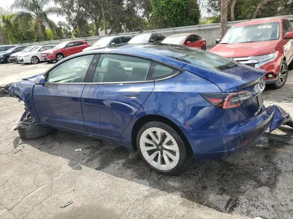5YJ3E1EA5NF304861 2022 TESLA MODEL 3 - Image 2