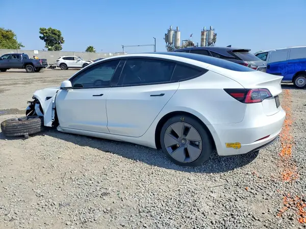 5YJ3E1EA5NF316234 2022 TESLA MODEL 3 - Image 2