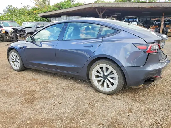 5YJ3E1EA5NF326410 2022 TESLA MODEL 3 - Image 2