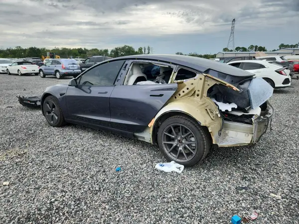 5YJ3E1EA5NF330893 2022 TESLA MODEL 3 - Image 2