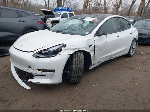 5YJ3E1EA5NF335835 2022 TESLA MODEL 3 - Image 2