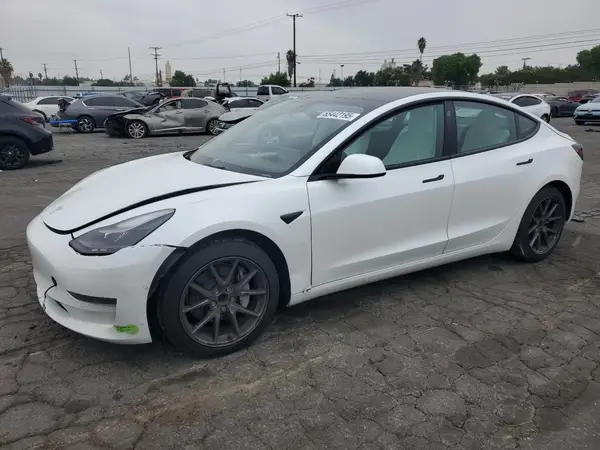 5YJ3E1EA5NF359696 2022 TESLA MODEL 3 - Image 1