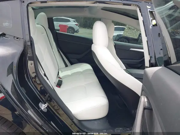 5YJ3E1EA5NF359746 2022 TESLA MODEL 3 - Image 8