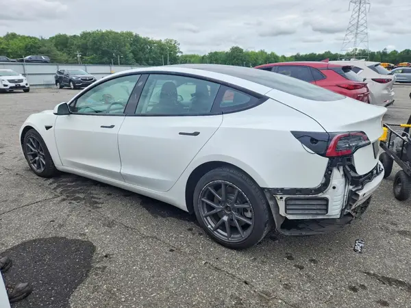 5YJ3E1EA5NF369127 2022 TESLA MODEL 3 - Image 2