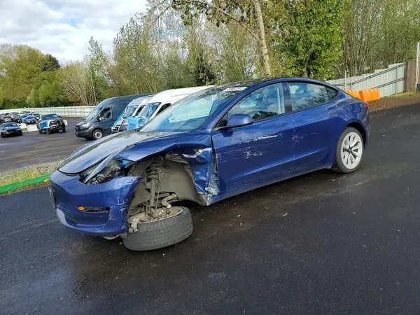 5YJ3E1EA5NF369869 2022 TESLA MODEL 3 - Image 1