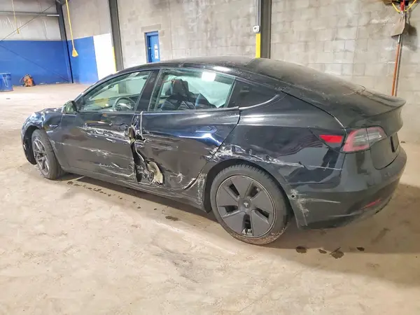 5YJ3E1EA5NF370200 2022 TESLA MODEL 3 - Image 2