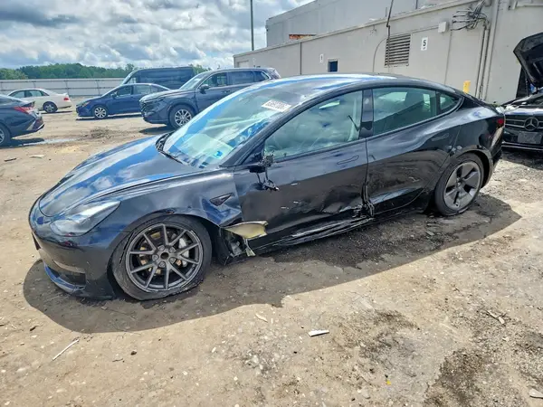 5YJ3E1EA5NF370214 2022 TESLA MODEL 3 - Image 1