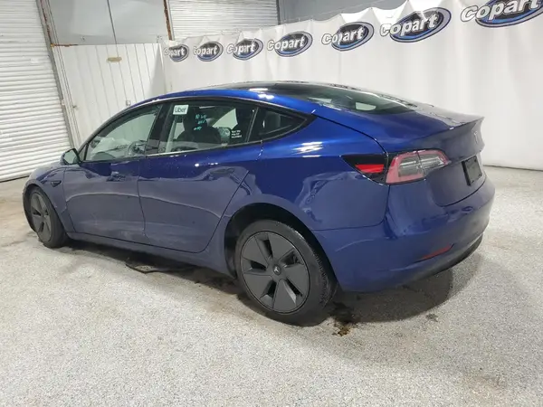 5YJ3E1EA5NF370388 2022 TESLA MODEL 3 - Image 2
