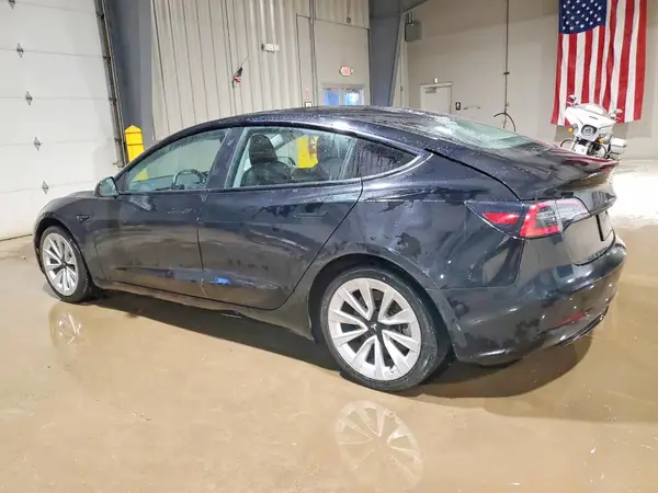 5YJ3E1EA5NF370570 2022 TESLA MODEL 3 - Image 2