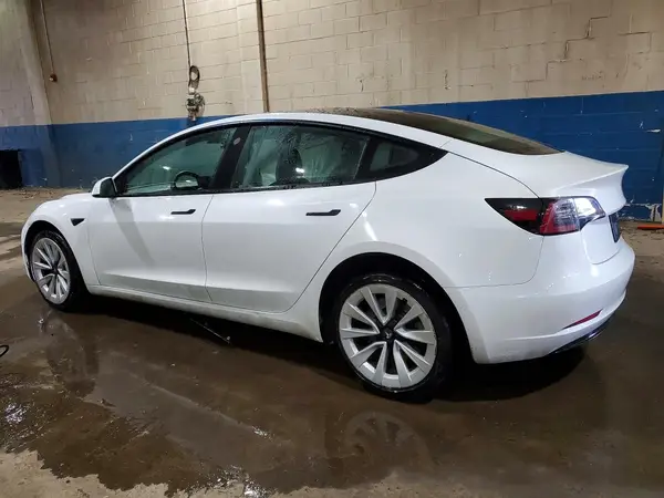 5YJ3E1EA5NF370861 2022 TESLA MODEL 3 - Image 2