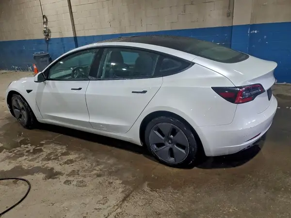 5YJ3E1EA5NF371038 2022 TESLA MODEL 3 - Image 2