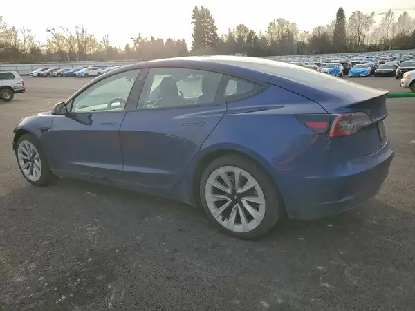 5YJ3E1EA5NF371332 2022 TESLA MODEL 3 - Image 2