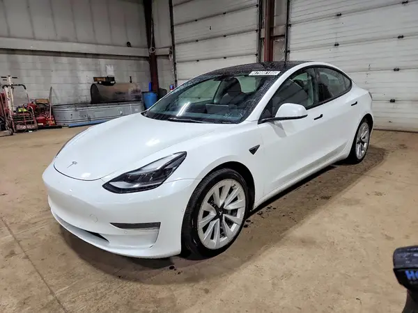 5YJ3E1EA5NF371380 2022 TESLA MODEL 3 - Image 1