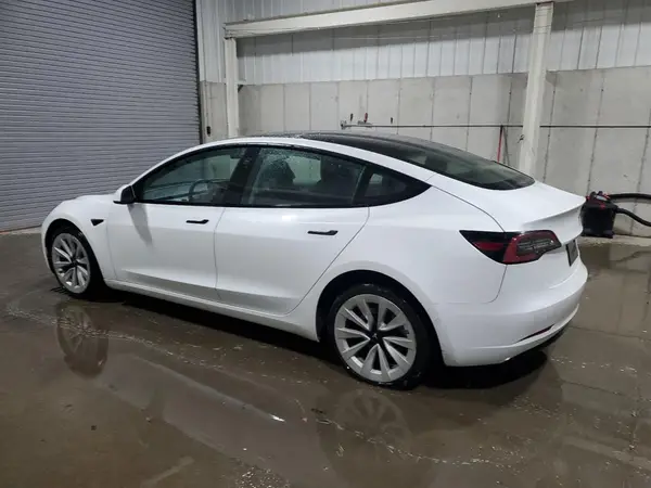 5YJ3E1EA5NF371637 2022 TESLA MODEL 3 - Image 2