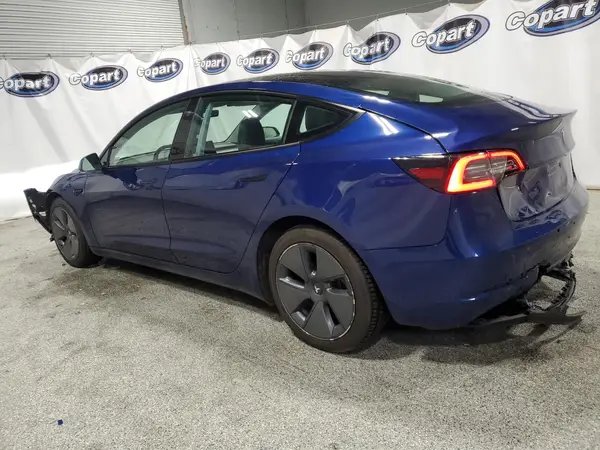 5YJ3E1EA5NF371833 2022 TESLA MODEL 3 - Image 2