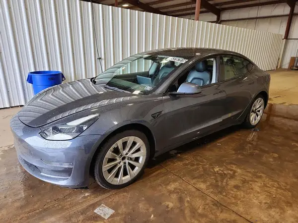 5YJ3E1EA5NF372111 2022 TESLA MODEL 3 - Image 1