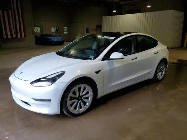 5YJ3E1EA5NF372335 2022 TESLA MODEL 3 - Image 1