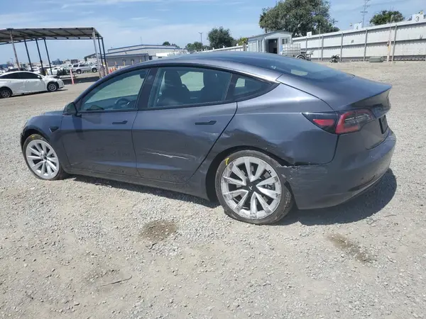 5YJ3E1EA5NF372481 2022 TESLA MODEL 3 - Image 2