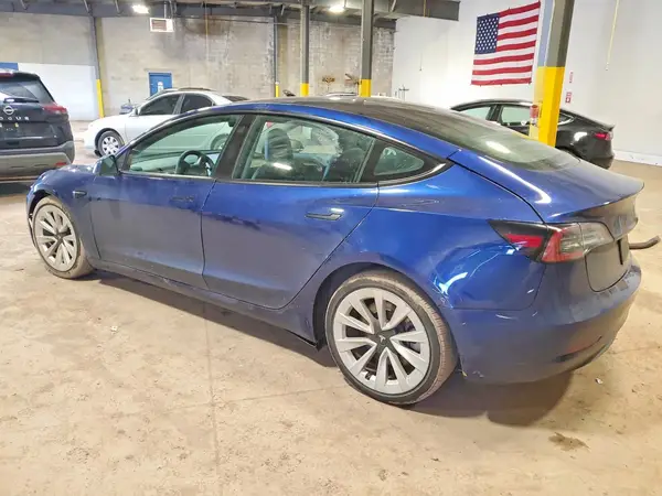 5YJ3E1EA5NF372612 2022 TESLA MODEL 3 - Image 2