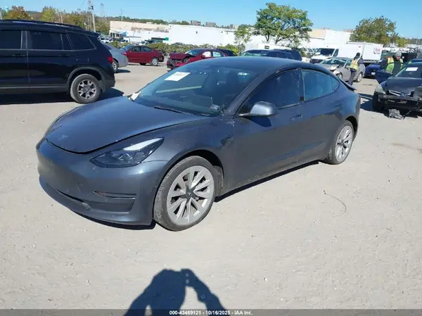 5YJ3E1EA5NF376398 2022 TESLA MODEL 3 - Image 2