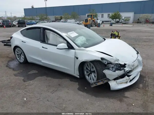 5YJ3E1EA5PF383595 2023 TESLA MODEL 3 - Image 1