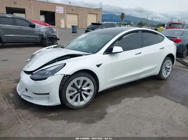 5YJ3E1EA5PF383595 2023 TESLA MODEL 3 - Image 2