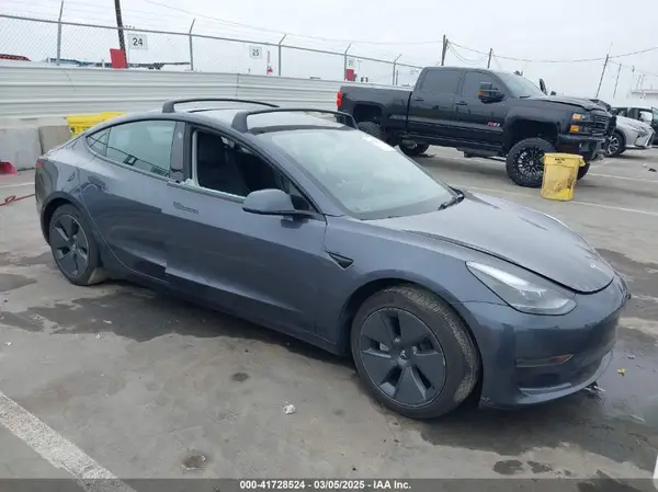 5YJ3E1EA5PF400492 2023 TESLA MODEL 3 - Image 1