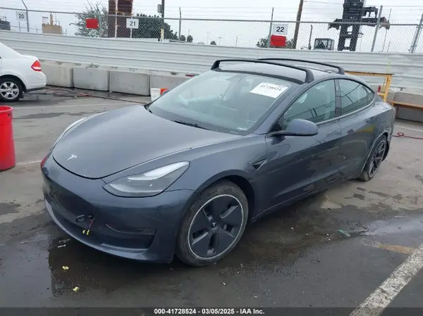 5YJ3E1EA5PF400492 2023 TESLA MODEL 3 - Image 2