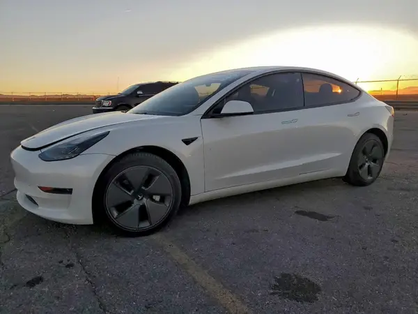 5YJ3E1EA5PF401917 2023 TESLA MODEL 3 - Image 1