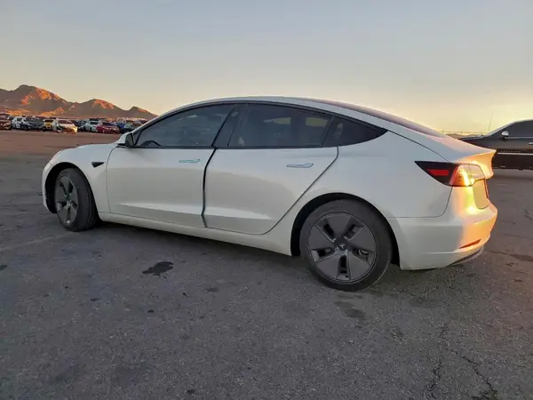5YJ3E1EA5PF401917 2023 TESLA MODEL 3 - Image 2