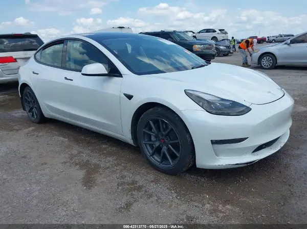 5YJ3E1EA5PF407054 2023 TESLA MODEL 3 - Image 1