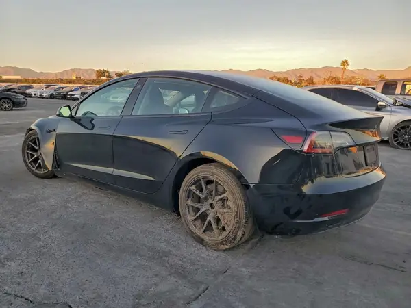 5YJ3E1EA5PF426736 2023 TESLA MODEL 3 - Image 2