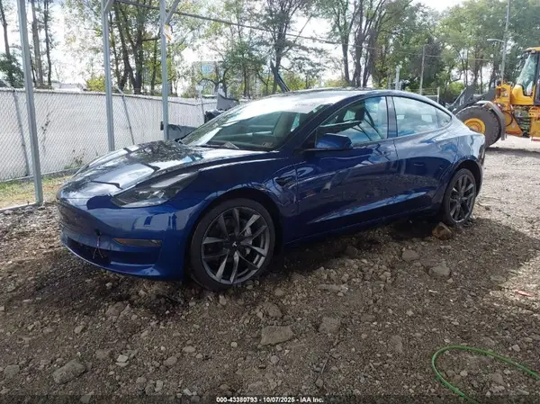5YJ3E1EA5PF438871 2023 TESLA MODEL 3 - Image 2