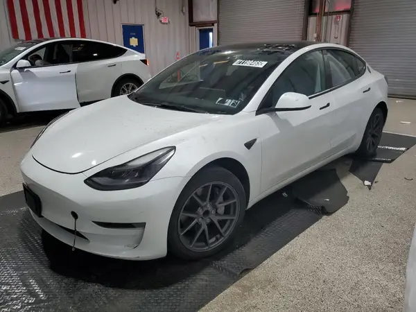5YJ3E1EA5PF447005 2023 TESLA MODEL 3 - Image 1