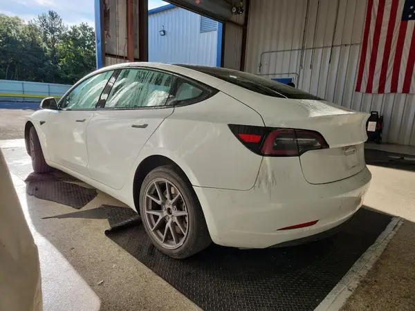 5YJ3E1EA5PF447005 2023 TESLA MODEL 3 - Image 2