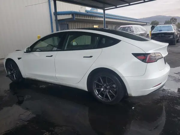 5YJ3E1EA5PF447067 2023 TESLA MODEL 3 - Image 2