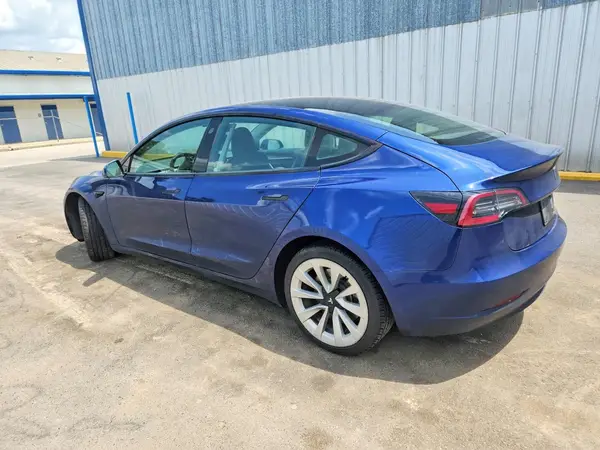 5YJ3E1EA5PF448669 2023 TESLA MODEL 3 - Image 2