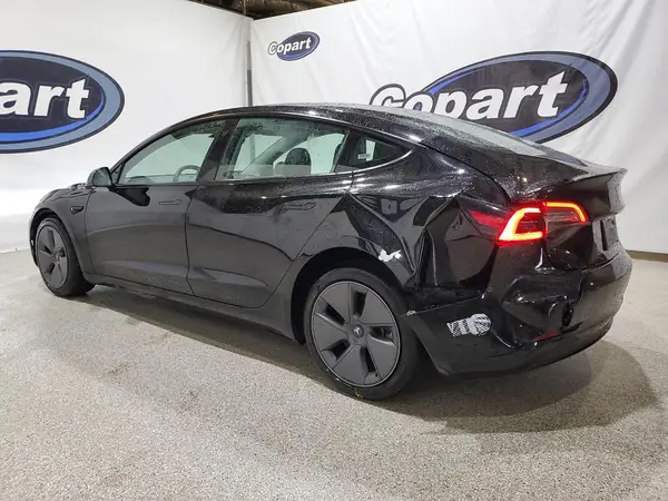 5YJ3E1EA5PF456223 2023 TESLA MODEL 3 - Image 2