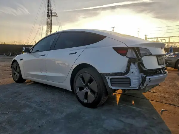 5YJ3E1EA5PF462605 2023 TESLA MODEL 3 - Image 2