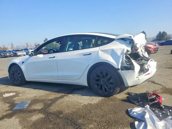 5YJ3E1EA5PF470588 2023 TESLA MODEL 3 - Image 2