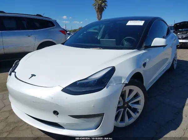 5YJ3E1EA5PF472518 2023 TESLA MODEL 3 - Image 2